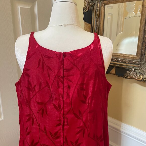 Medium Dress Red on Red Satin Embossed Look on Red Silky-Look Fabric Thin Straps - Picture 4 of 6